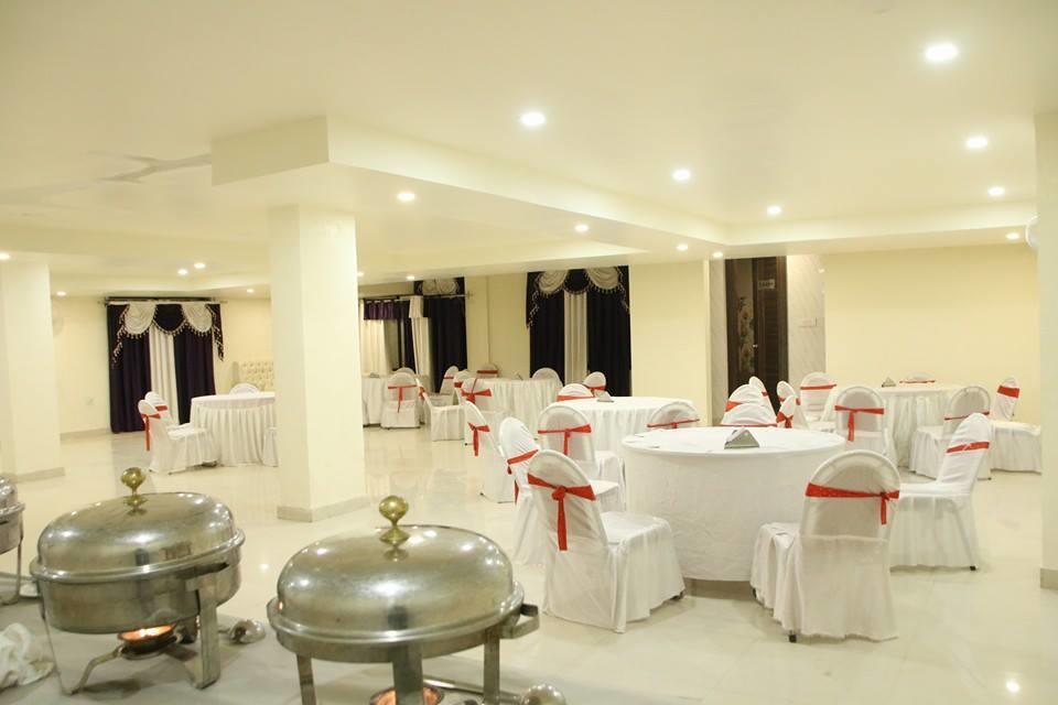 The Grand Orion Hotel Chinhat Екстериор снимка
