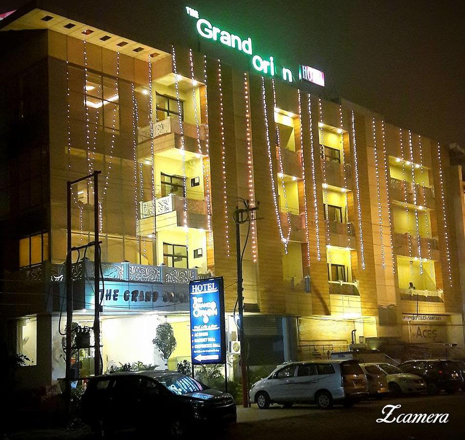 The Grand Orion Hotel Chinhat Екстериор снимка