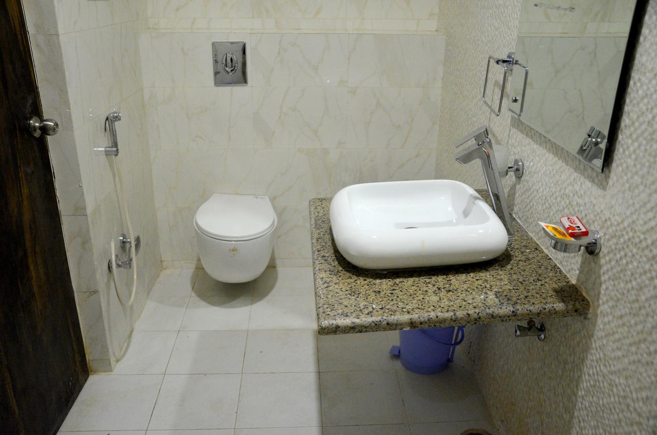 The Grand Orion Hotel Chinhat Екстериор снимка