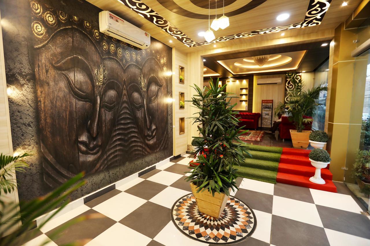 The Grand Orion Hotel Chinhat Екстериор снимка
