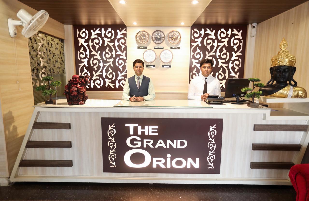 The Grand Orion Hotel Chinhat Екстериор снимка