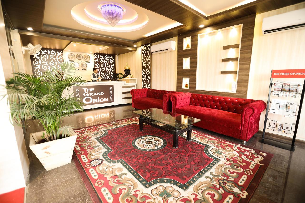 The Grand Orion Hotel Chinhat Екстериор снимка