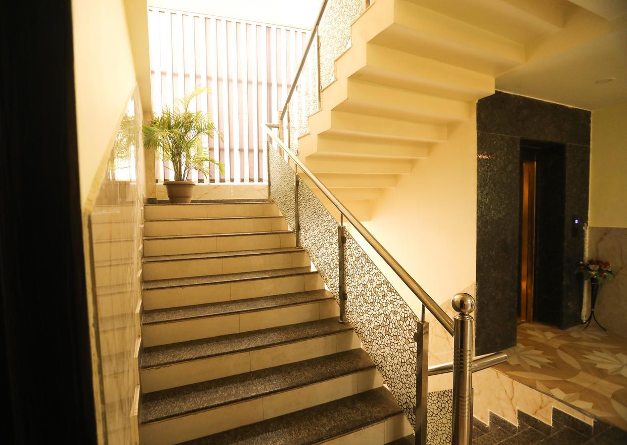 The Grand Orion Hotel Chinhat Екстериор снимка